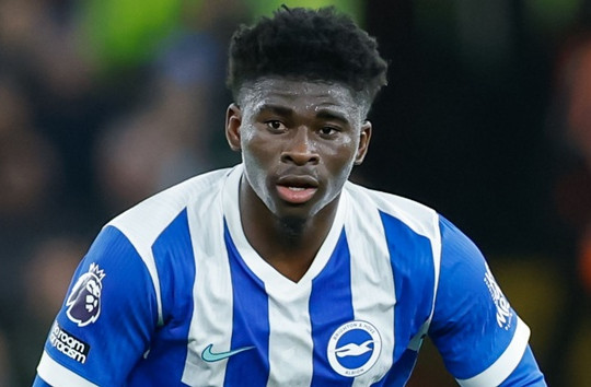 Man Utd chốt thương vụ chiêu mộ tiền vệ Carlos Baleba từ Brighton với giá 70 triệu bảng