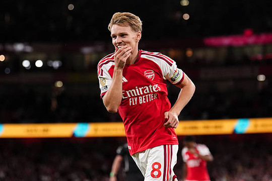 Martin Odegaard tỏa sáng giúp Arsenal thắng 3-0 và trải lòng về hành trình vượt chấn thương