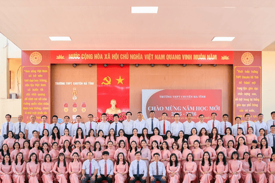 Lấy ý kiến xét tặng danh hiệu Anh hùng Lao động cho Trường THPT Chuyên Hà Tĩnh