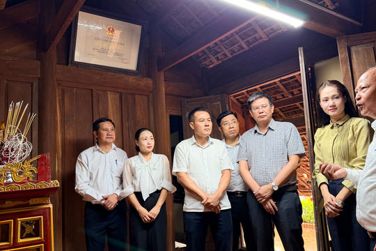 Việt Xuyên - Hương thu trên “làng đỏ”