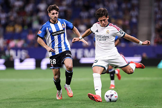 Chiến thuật thay người của Jose Mourinho giúp Real Madrid nghẹt thở thắng Espanyol 2-1