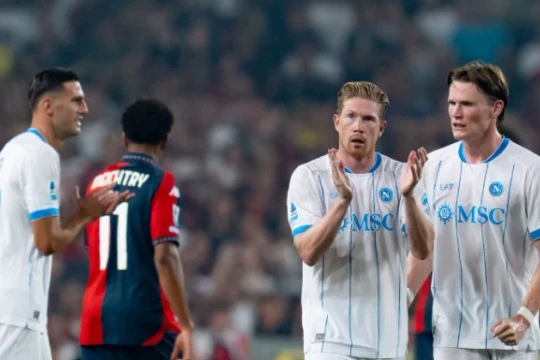 Kevin De Bruyne rực sáng từ ghế dự bị giúp Napoli đánh bại Genoa 2-0 tại vòng 1 Serie A