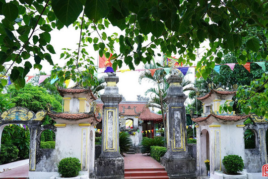 Về vùng đất kể chuyện bằng di sản