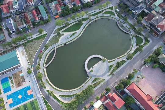 Hiểm họa từ những bờ hồ không lan can ở đô thị trung tâm Hà Tĩnh