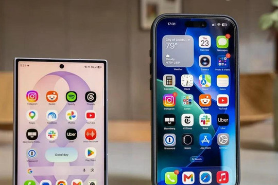 iPhone gập gây ấn tượng