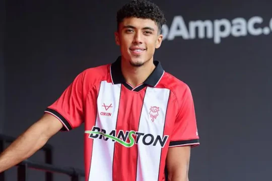 Man United chính thức để tiền đạo Ethan Wheatley gia nhập Lincoln City theo dạng cho mượn