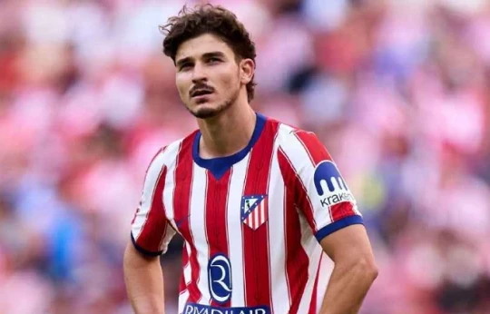 Julian Alvarez tìm đường rời Atletico Madrid: Cuộc chiến căng thẳng giữa Barca và Arsenal