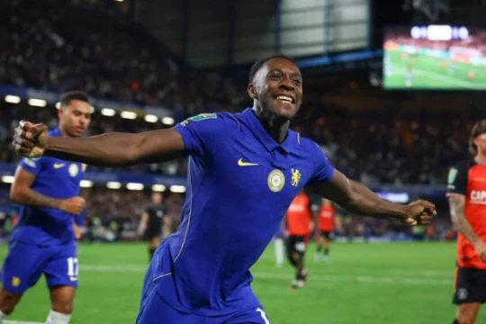 Danny Welbeck tỏa sáng rực rỡ đưa Chelsea vượt qua Luton Town 2-0 tại vòng 2 Carabao Cup