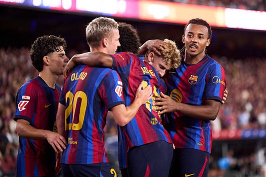 Barcelona thắng áp đảo Bilbao 2-0: Raphinha thăng hoa số 9 và màn ra mắt ấn tượng của Rodri
