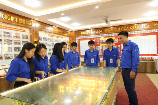 Mang truyền thống vào hành trang tuổi trẻ Hà Tĩnh