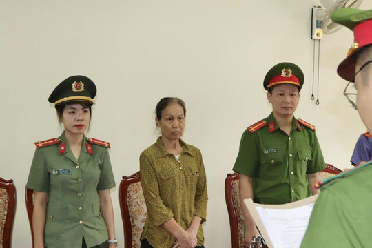 Bị khởi tố vì dùng hàn the để sản xuất bánh cuốn dai, giòn