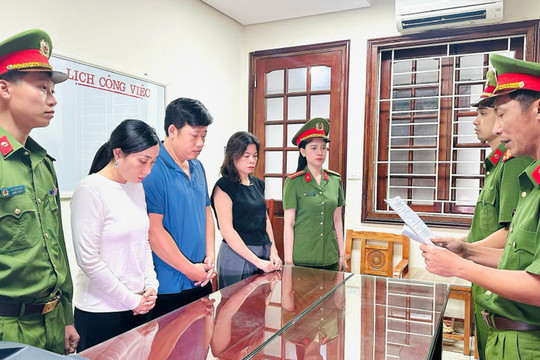 Vợ chồng giả danh lương y, "phù phép" thuốc tân dược thành thuốc đông y