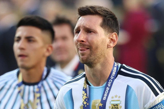 Messi từ giã đội tuyển Argentina