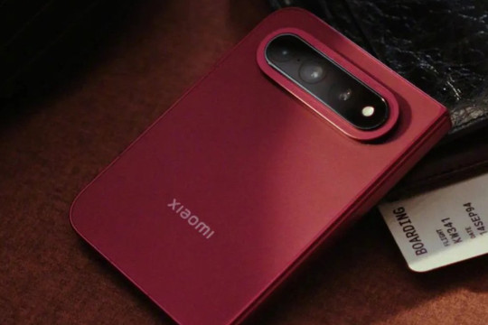Khám phá Xiaomi 18 Fold với tỷ lệ màn hình 2:1 độc đáo mô phỏng trang sách tiêu chuẩn