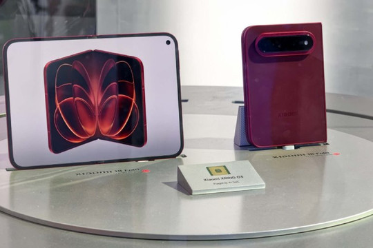 Xiaomi 18 Fold lộ diện tại IFA 2026 với phom dáng hộ chiếu cùng vi xử lý XRING O3 tự phát triển