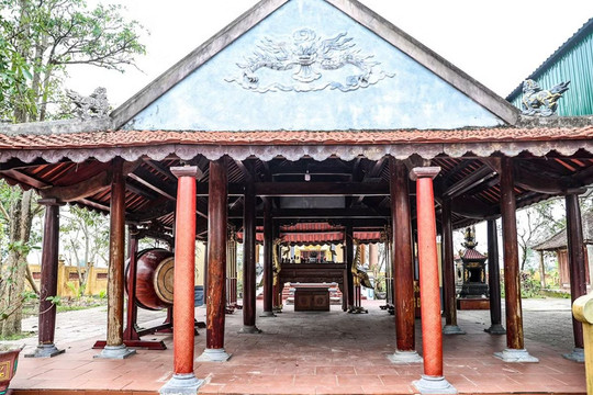 Khi di tích kể chuyện quê hương