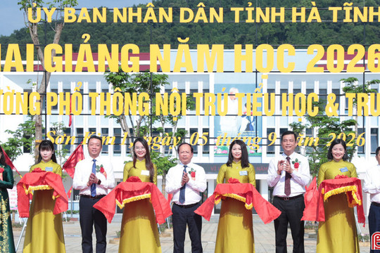 Tổng thuật Lễ khai giảng và khánh thành 2 trường học vùng biên Hà Tĩnh