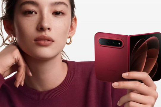 Xiaomi 18 Fold ra mắt: Thiết kế gập giữa độc đáo, chip Xring O3 cùng RAM LPDDR6 đầu tiên