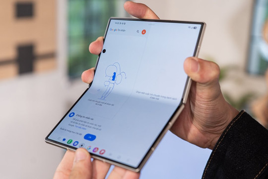 Kỹ thuật chế tác Galaxy Z Fold8: Cách Samsung tinh chỉnh 270 linh kiện để giảm trọng lượng