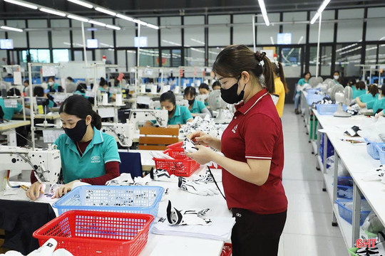 Chốt đơn hàng đến hết năm, doanh nghiệp dệt may tăng tốc tuyển lao động