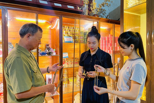 Theo dấu hương trầm Phúc Trạch