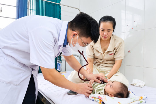 Trẻ sốt, ho: Cẩn trọng với virus RSV