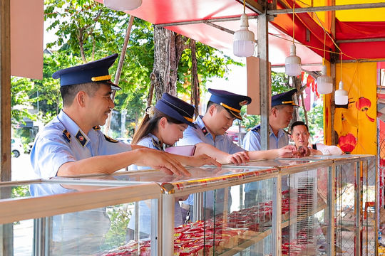Kiểm soát các loại hàng hoá dịp tết trung thu