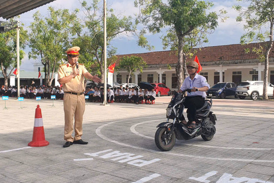 Đưa bài học an toàn giao thông đến gần hơn với học sinh, sinh viên