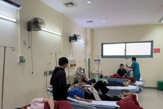 222 công nhân Huế ngộ độc thực phẩm, tìm thấy 2 loại vi khuẩn trong thức ăn