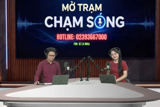 Mở trạm - Chạm sóng: Những mùa trăng tháng 8
