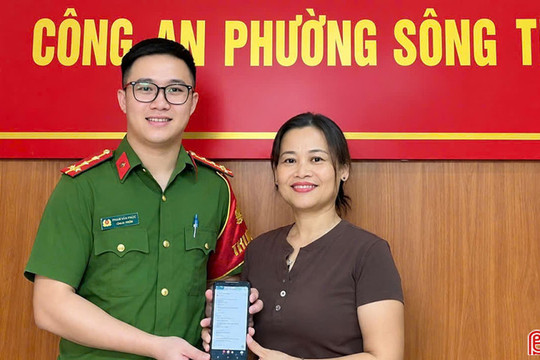 Nhận 300 triệu đồng chuyển khoản nhầm, người phụ nữ trình báo công an trả lại