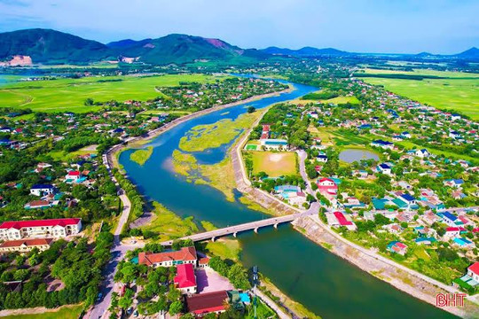 Về Cẩm Lạc, tìm vị quê nhà níu chân du khách