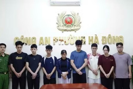 Hà Nội: Khởi tố 8 đối tượng bán "thuốc nam gia truyền" dỏm, lừa đảo hàng nghìn bệnh nhân
