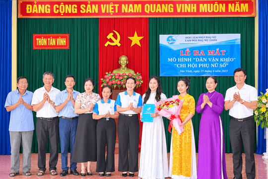 Hà Tĩnh: Chuyển đổi số từ những cán bộ gần dân nhất