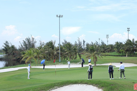 Giải golf Hiệp hội doanh nghiệp Hà Tĩnh: Sân chơi gắn kết, đồng hành an sinh