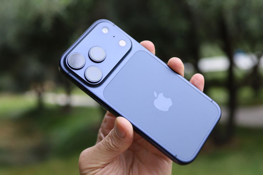 Apple phát hành bản vá iOS 27.0.1 xử lý lỗi Face ID tự khởi động lại trên iPhone 18 Pro