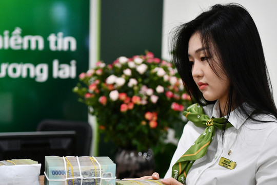 Lãi suất ngân hàng ngày 30/9/2026: Chứng chỉ tiền gửi Big4 lên 7,5%, tư nhân tới 9,4%/năm