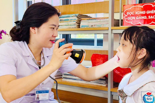 Hà Tĩnh hướng tới 100% trường công lập có nhân viên y tế chuyên trách