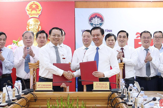 Hà Tĩnh và Trường Cao đẳng Công nghệ cao Hà Nội ký thỏa thuận hợp tác phát triển