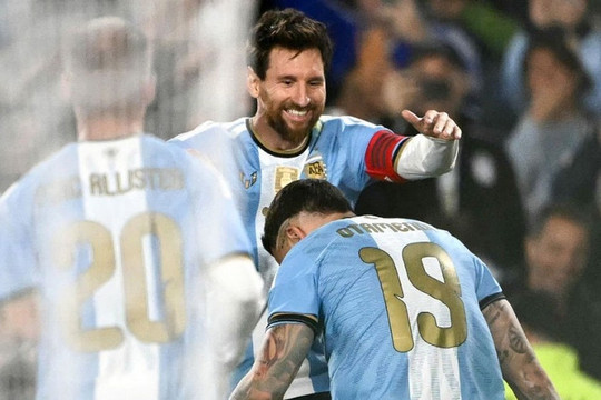 Messi rực sáng trong lần cuối khoác áo tuyển Argentina