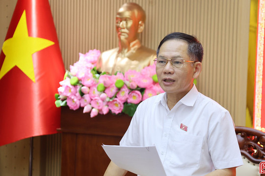Đoàn đại biểu Quốc hội Hà Tĩnh lấy ý kiến góp ý các dự án luật lĩnh vực y tế