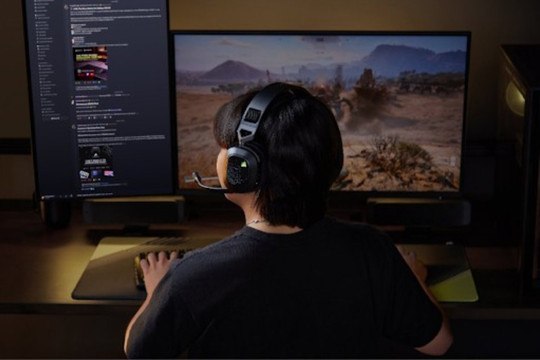 Chi tiết tai nghe CORSAIR HS80 v2 MAX WIRELESS: Màng loa phi Newton và pin 110 giờ ấn tượng