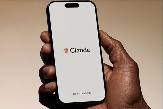 Chính sách cấm ngược đãi Claude của Anthropic: Mô hình AI được quyền tự ngắt cuộc trò chuyện