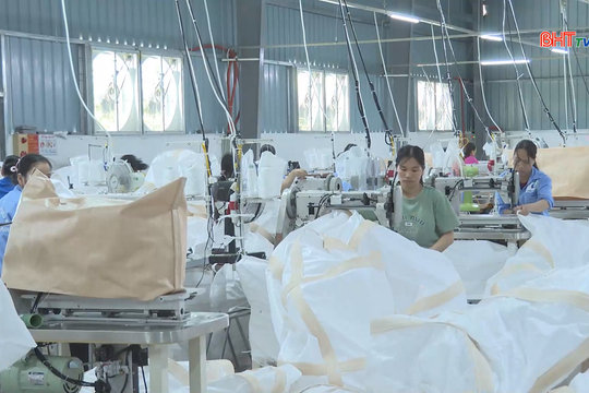 Cơ sở may gia công bao bì tại xã Mai Hoa đi vào hoạt động