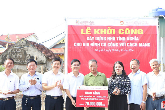Agribank Chi nhánh Hà Tĩnh hỗ trợ 140 triệu đồng xây nhà tình nghĩa