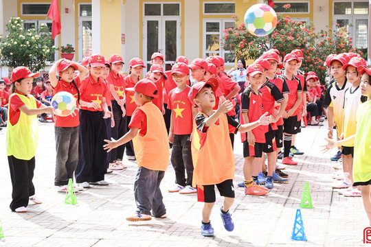 Ra mắt câu lạc bộ thể thao vì môi trường học đường an toàn, bình đẳng