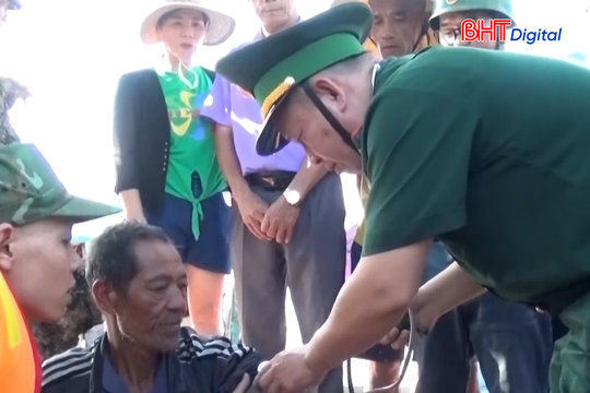 Ngư dân Hà Tĩnh được cứu sống sau 2 ngày trôi dạt trên biển