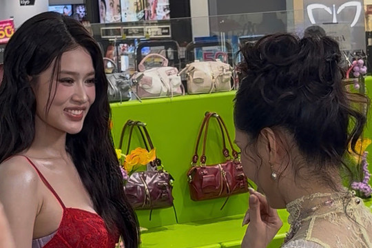 Hoa hậu Mai Phương gây chú ý khi chủ động tương tác cùng Thiên Ân tại sự kiện giải trí mới