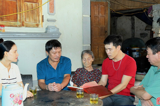 Từ phần mộ khớp thông tin nơi đất bạn Lào, người mẹ già thêm hy vọng tìm con