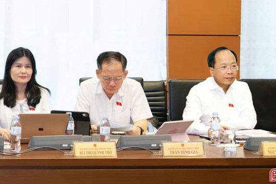 Hoàn thiện pháp luật về lao động, an sinh xã hội và dân chủ ở cơ sở